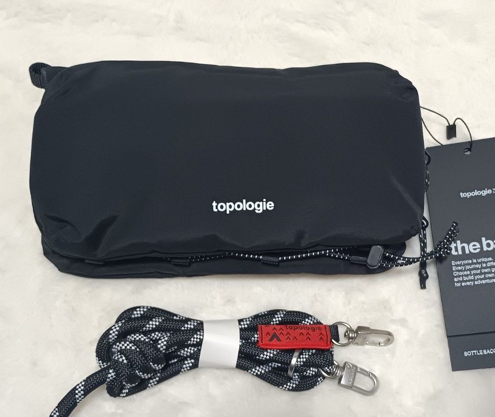 Topologie トポロジー　ボトルサコッシュ ショルダーバッグ　ブラック ストラップ付き
