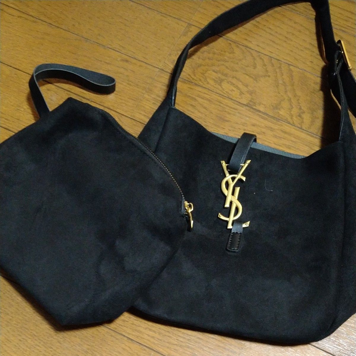 ワンショルダーバッグ ポーチ付き ブラック ゴールド金具