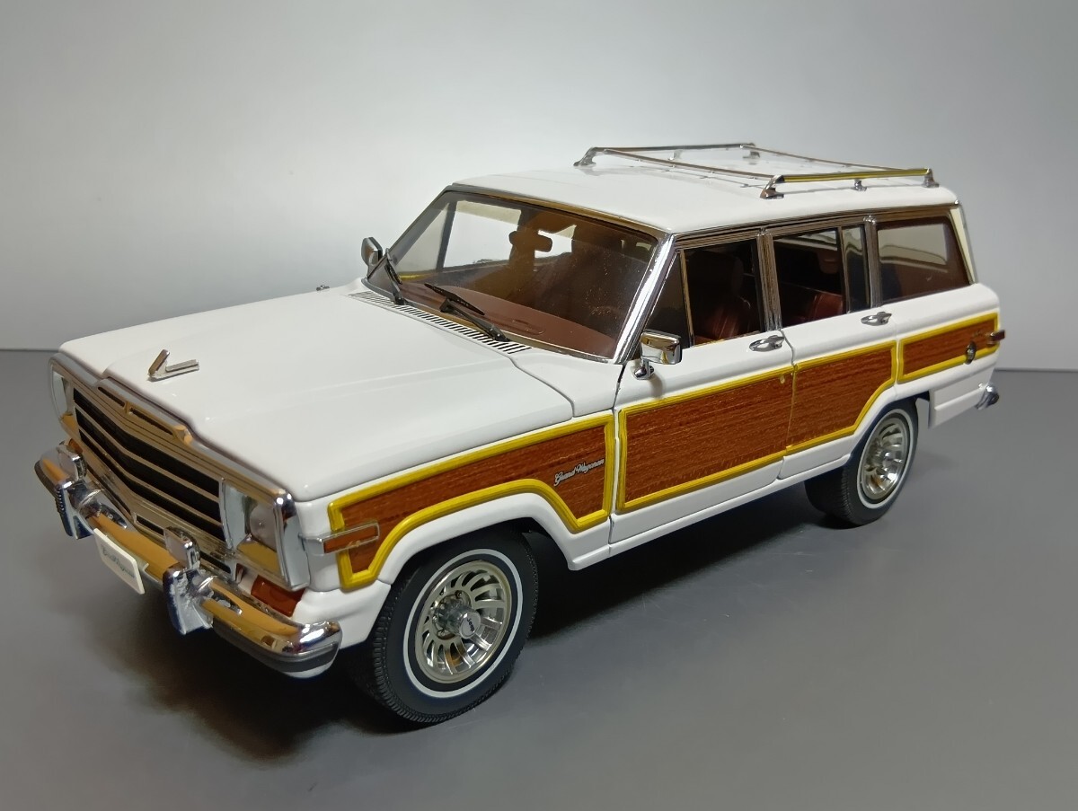 絶版希少 1/18 ジープ グランド ワゴニア オートアート ミニカー　ジャンク品