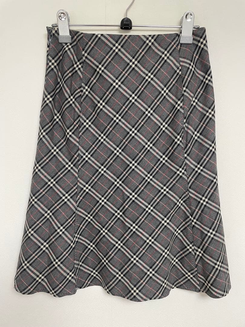 BURBERRY BLUE LABEL チェック柄スカート 36膝丈 グレー系BURBERRY BLUE LABEL;没有明显的损伤或污渍