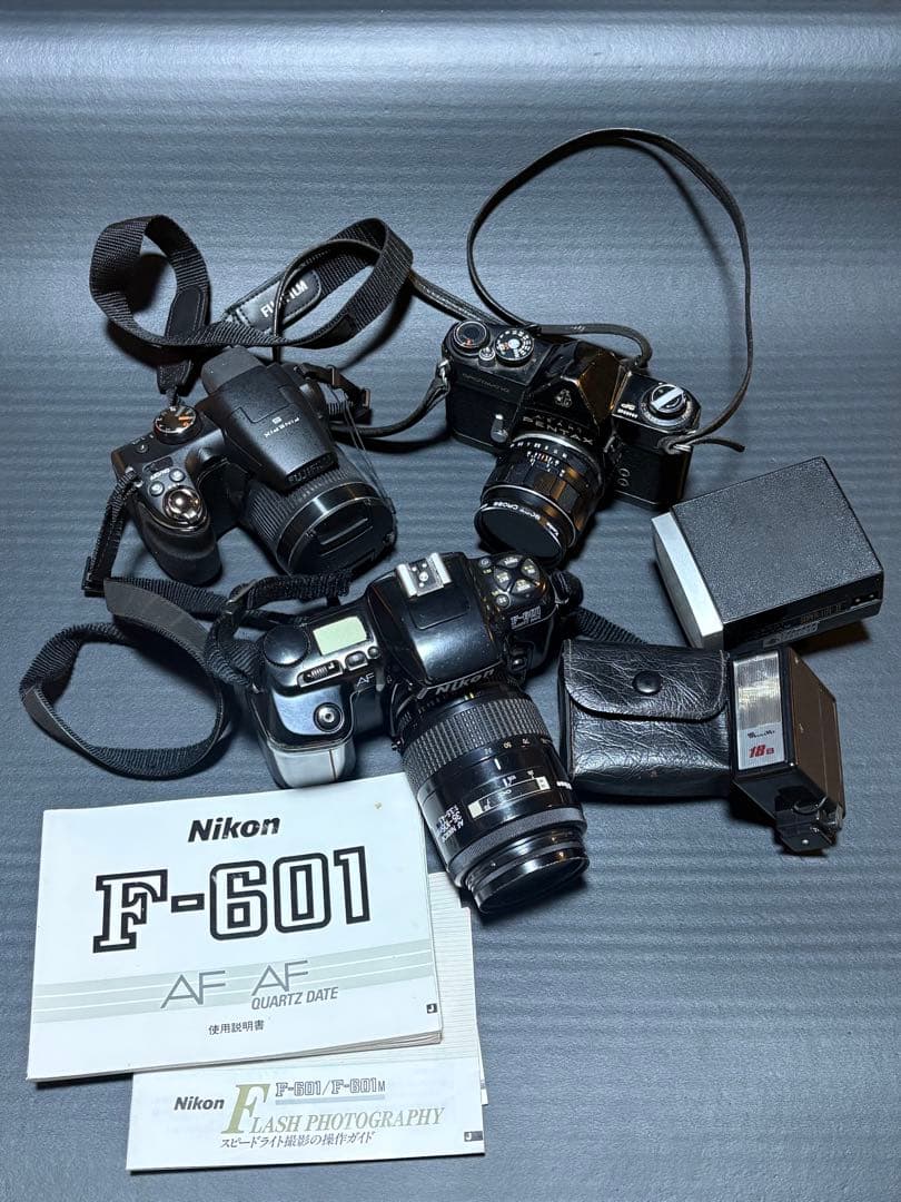 フィルムカメラ、ライトセットNikon;有损伤或污渍