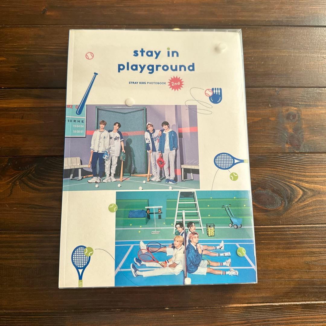 straykids stay in playground