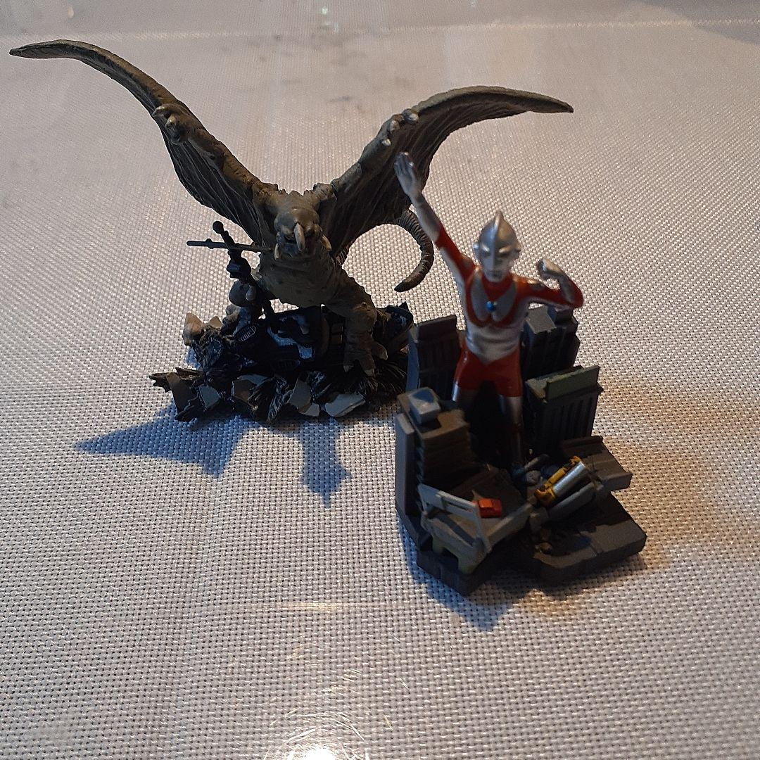 タイムスリップグリコ ペギラが来た · ウルトラマン ヒーロー登場