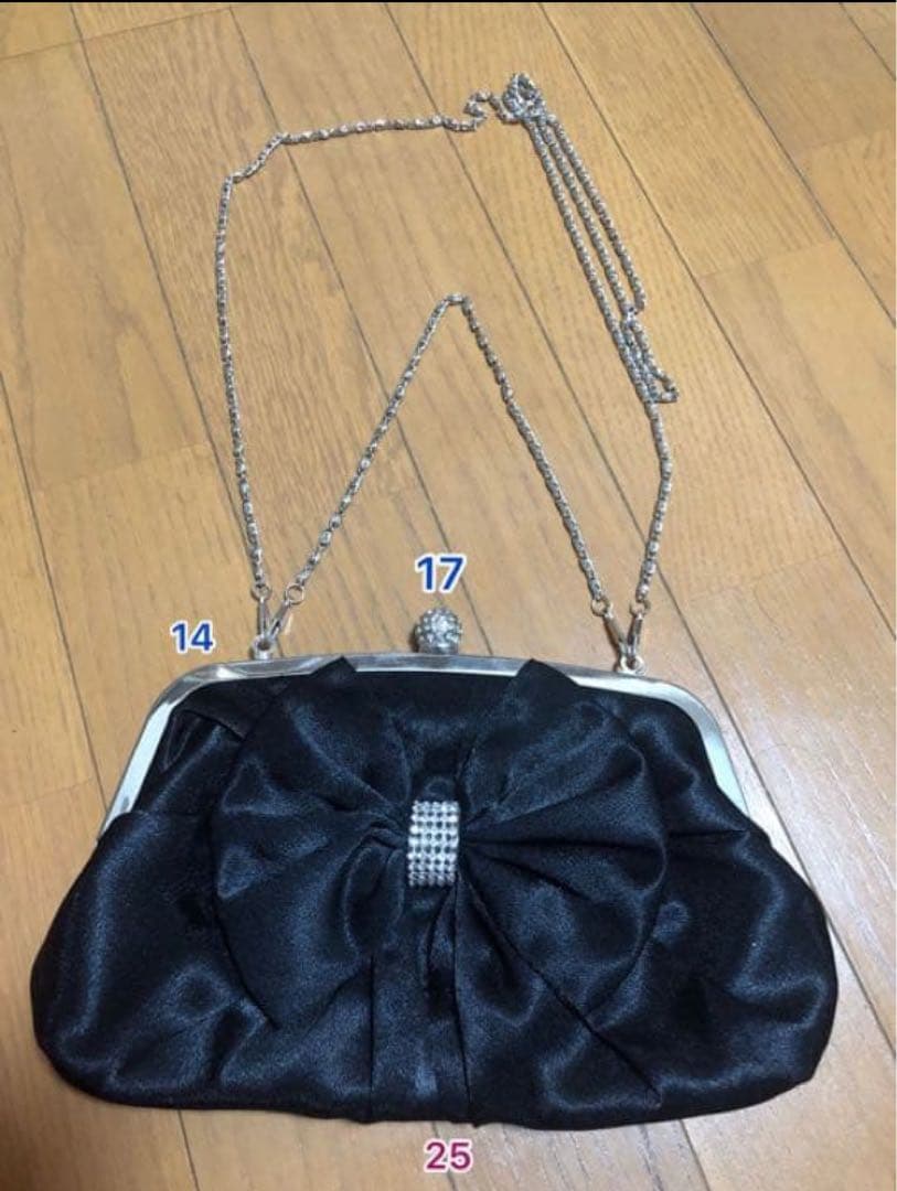 リボン付き　ブラック　パーティーバッグ　美品