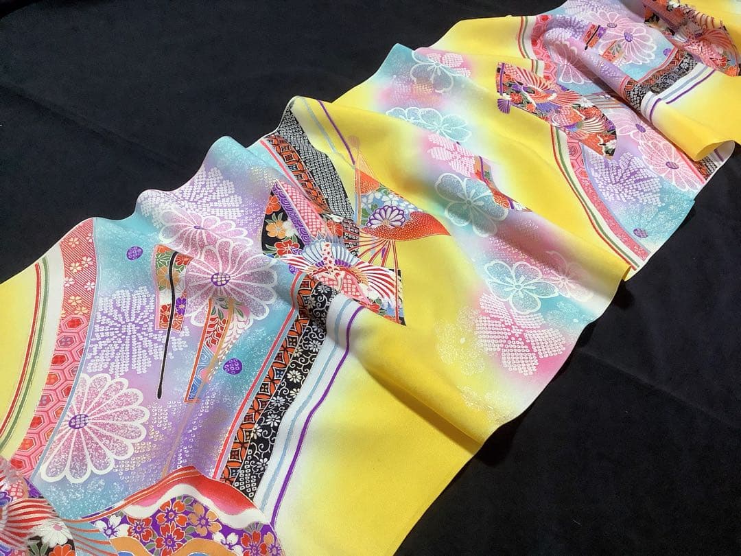 ◆正絹丹後縮緬はぎれ　黄色　扇桜　吊るし雛　ブライスリカちゃんミニ着物◆