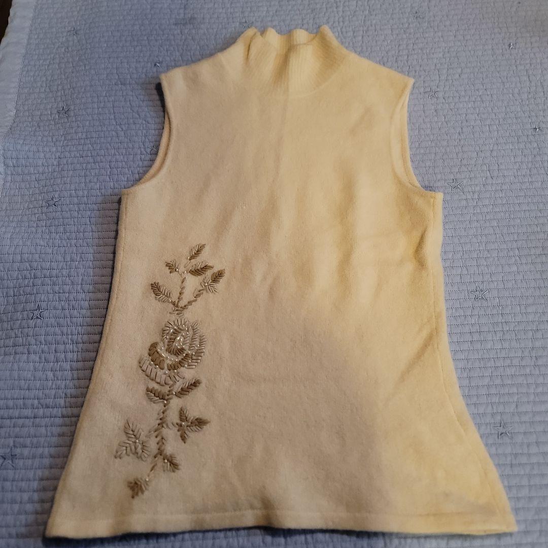 クリーム色 花柄刺繍 ノースリーブニット没有明显的损伤或污渍
