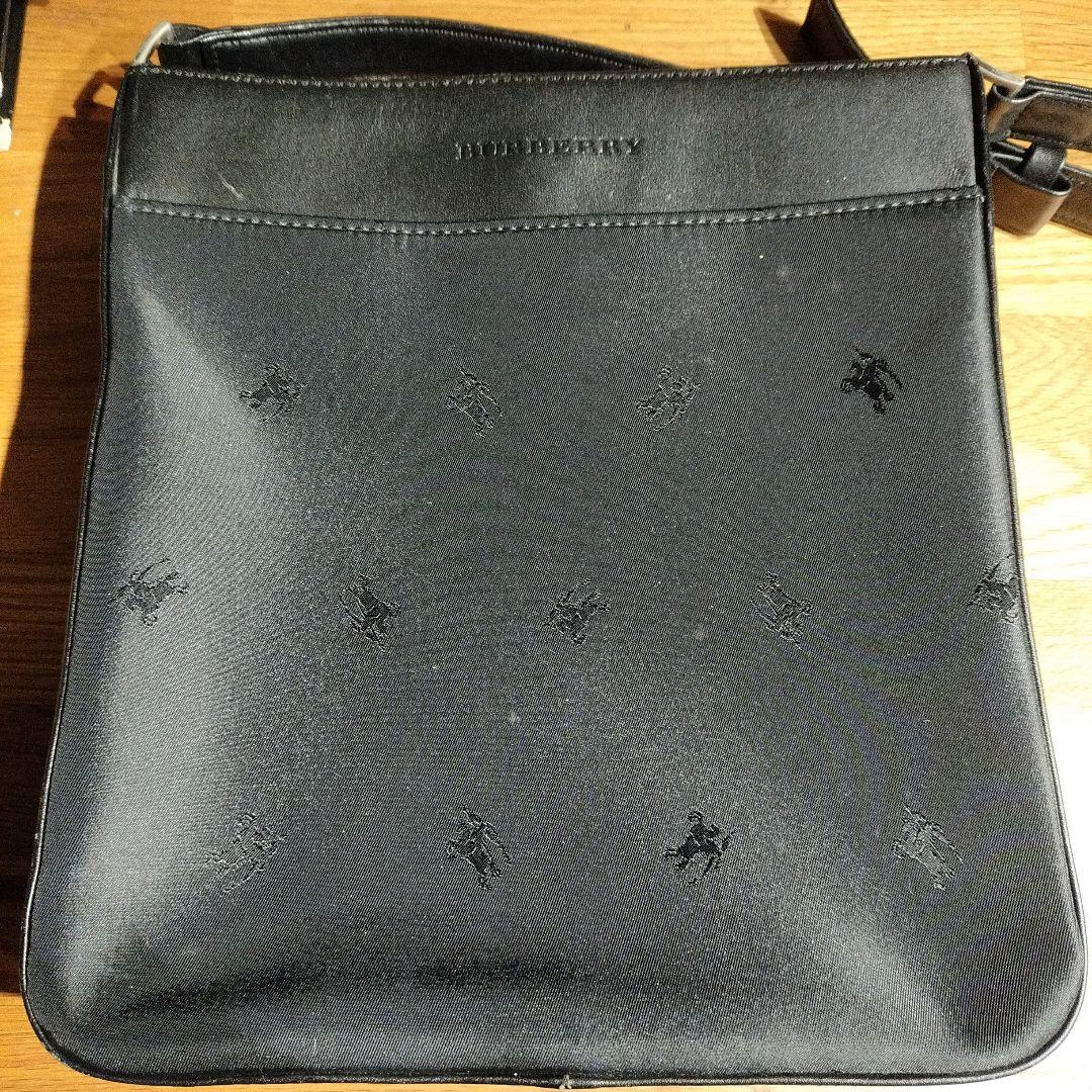 BURBERRY 黒 ナイロン ショルダーバッグ バーバリー