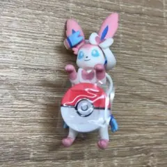 一番くじポケモンF賞 街歩きちらりんフレンズ　ニンフィア